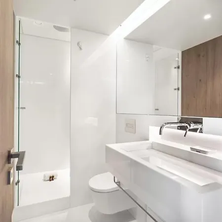 Amazing Central Studio With Balcony & Gym 2 Διαμέρισμα *