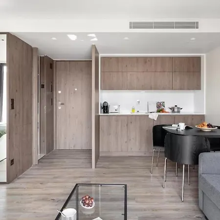 Amazing Central Studio With Balcony & Gym 2