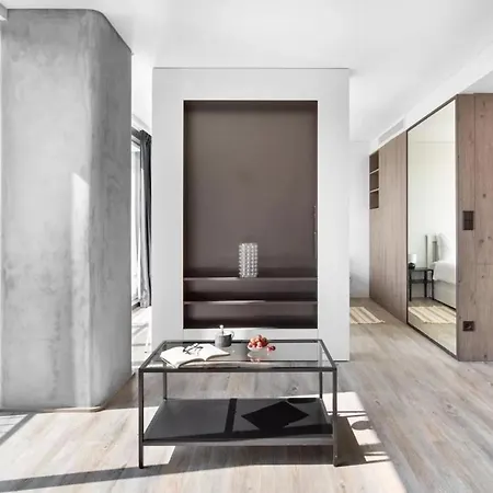 Apartment Amazing Central Studio With Balcony & Gym 2 *