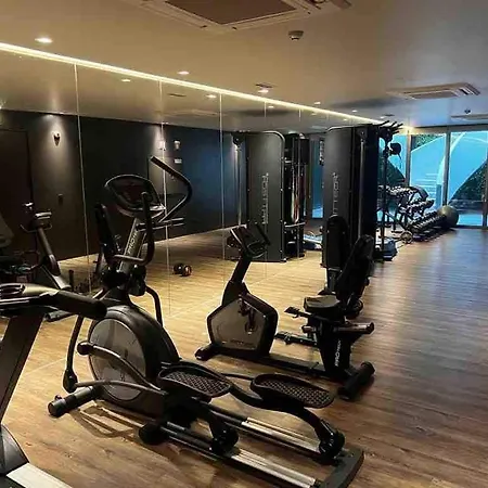 Amazing Central Studio With Balcony & Gym 2